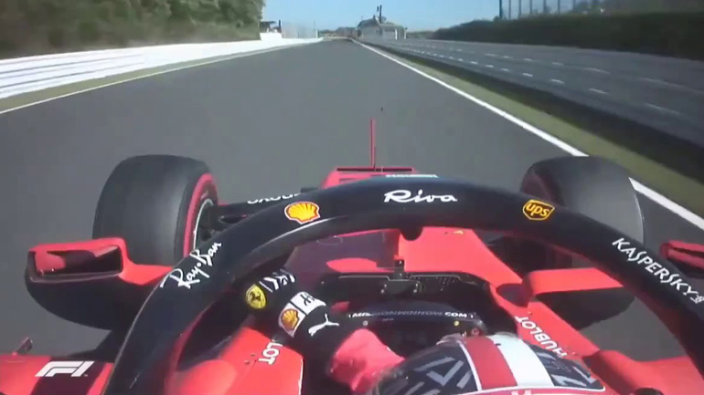 Πήγαινε με 300 χλμ./ώρα και κρατούσε τον καθρέφτη!